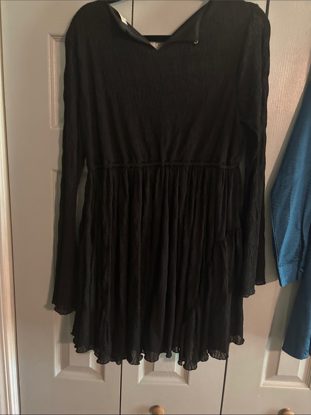 Promesa Black Long-Sleeve V-Neck Romper - Picture 5 of 5